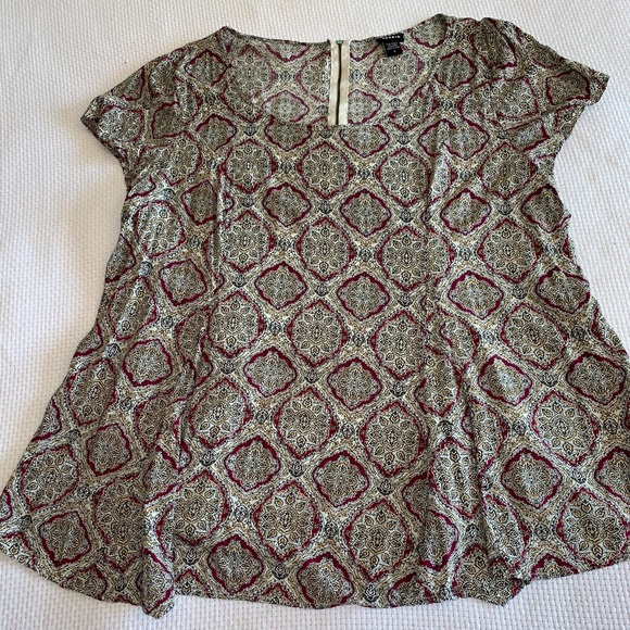torrid Tops - TORRID Shortsleeved Blouse Size 3